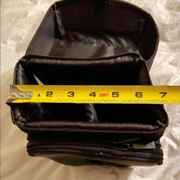 Ambico Camera Bag Model P-2505 Used as Prop on TV - Picture 12 of 14